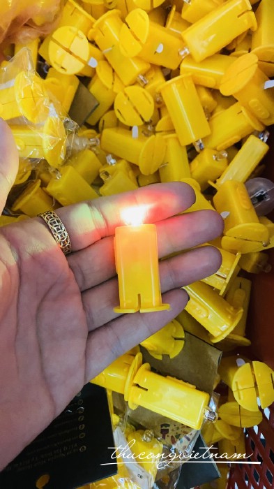 Đèn led pin màu vàng 4*2cm (1 cái)